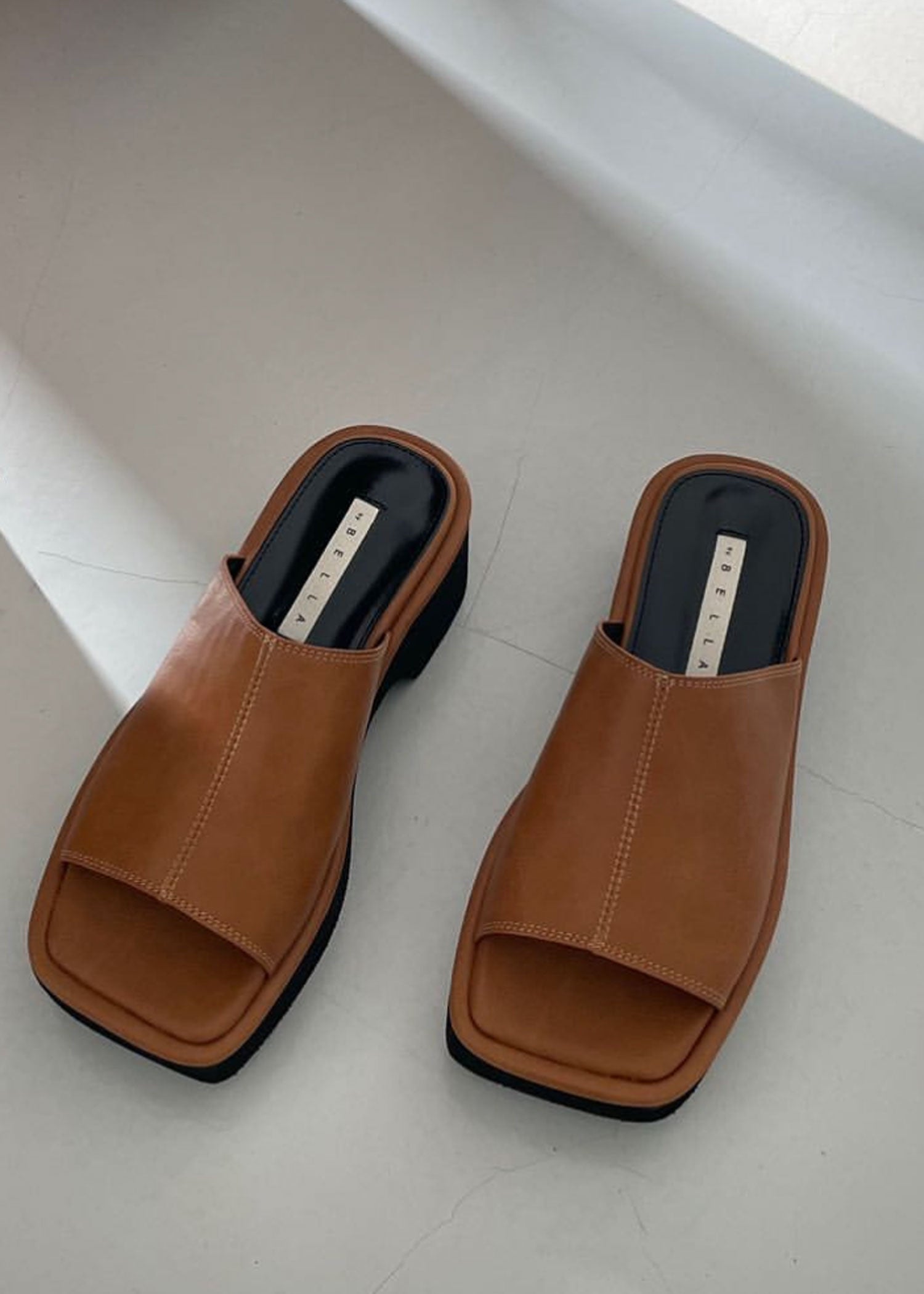 Brown fur slides (Pre-Order)